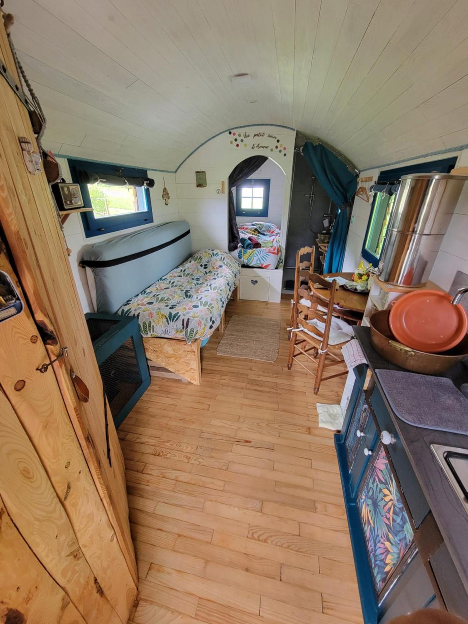 La Roulotte Tiny House Du Mond'Ideal Leval  Exteriér fotografie