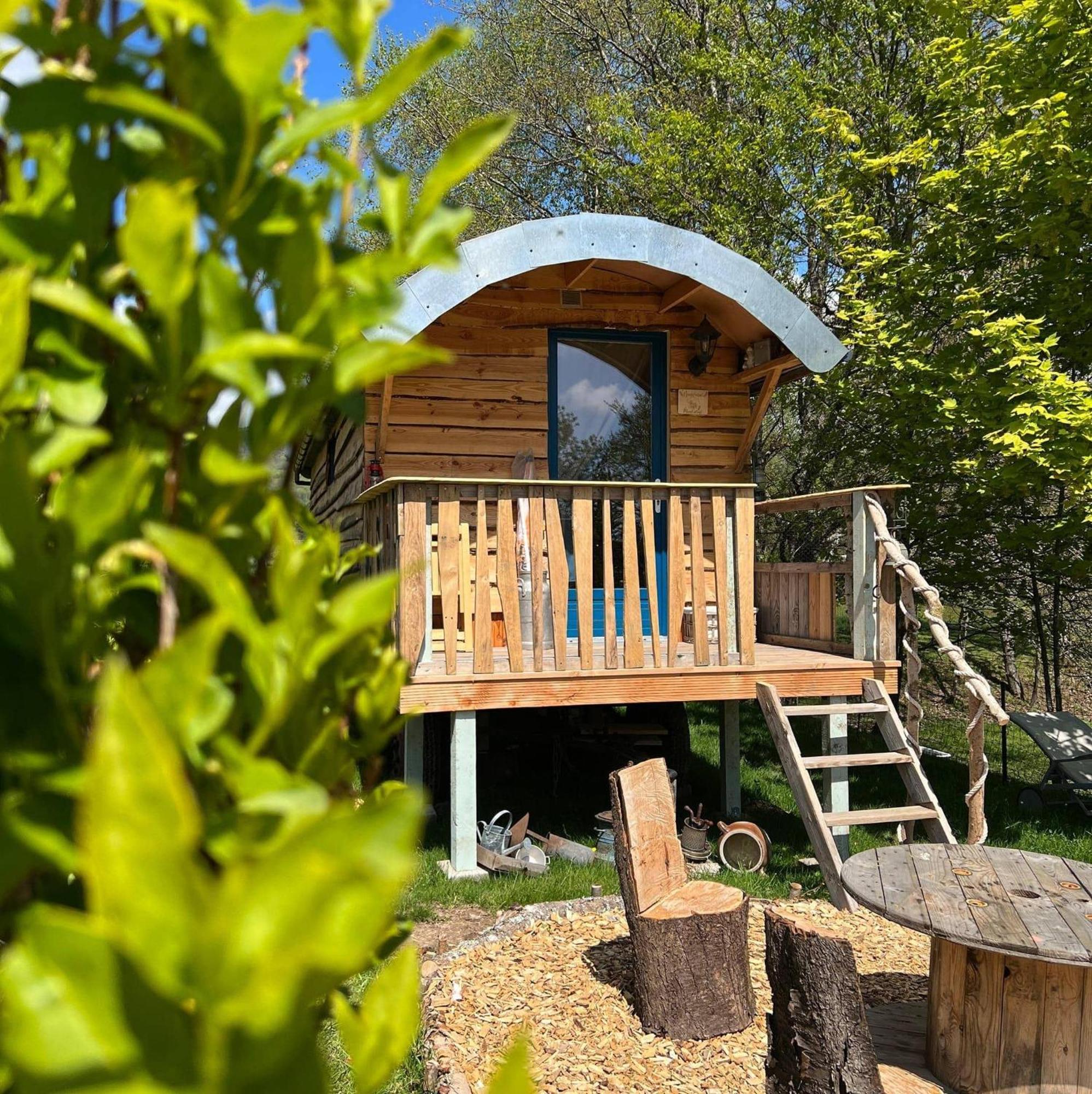 La Roulotte Tiny House Du Mond'Ideal Leval  Exteriér fotografie
