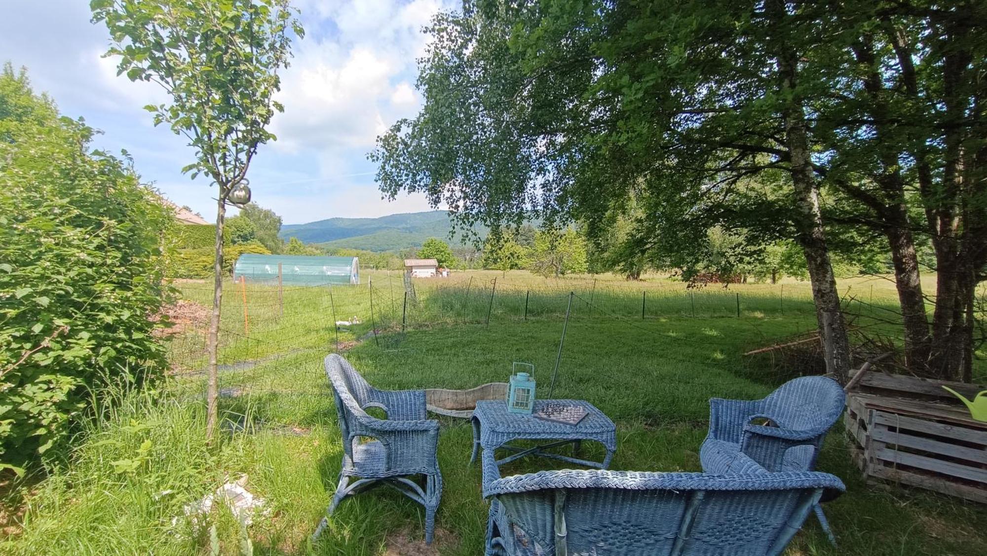 La Roulotte Tiny House Du Mond'Ideal Leval  Exteriér fotografie
