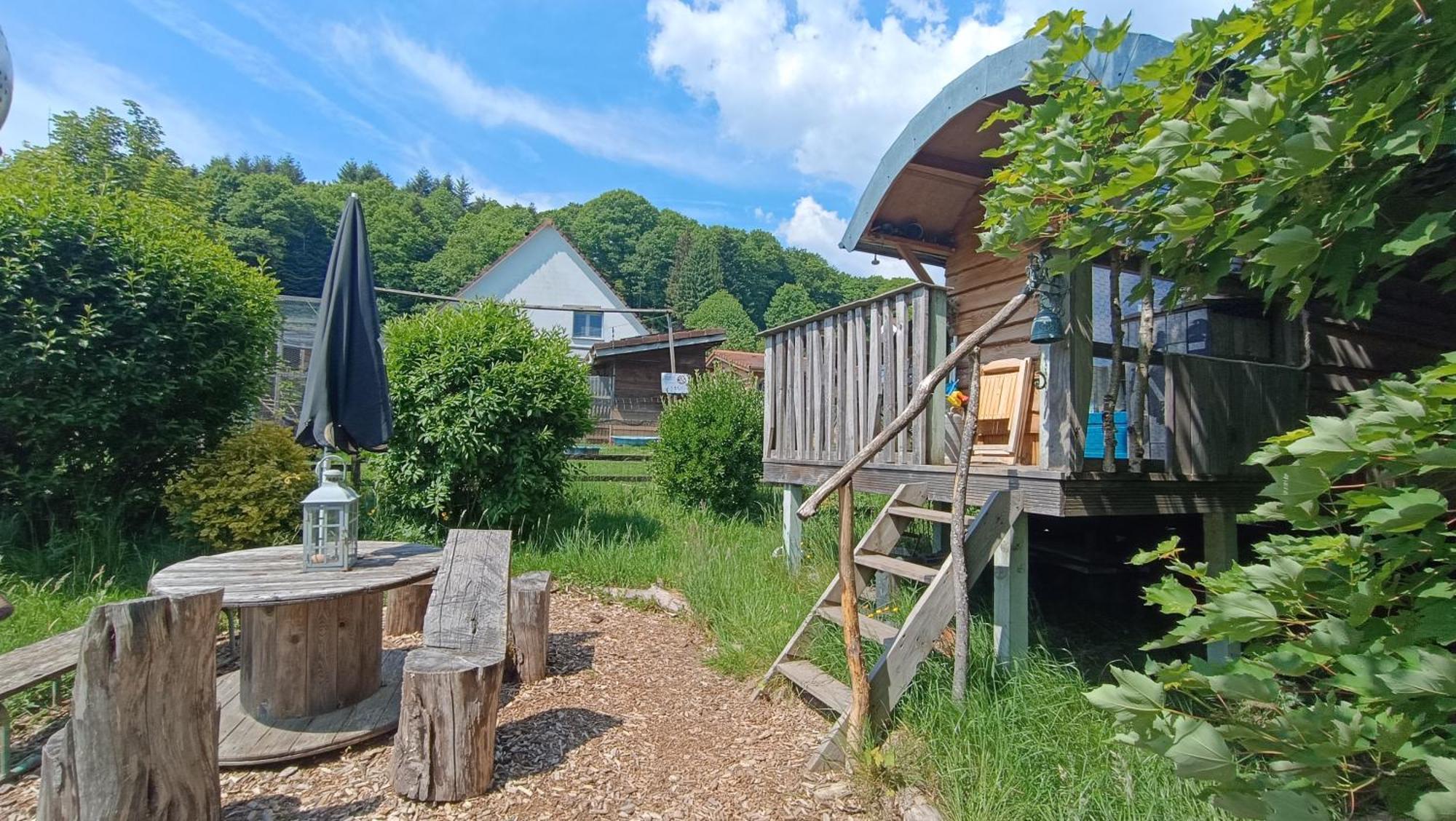 La Roulotte Tiny House Du Mond'Ideal Leval  Exteriér fotografie